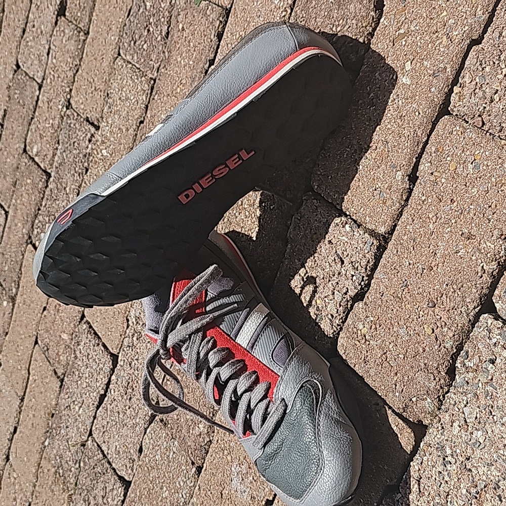 DIESEL Gunner Shoes. Men's US 11